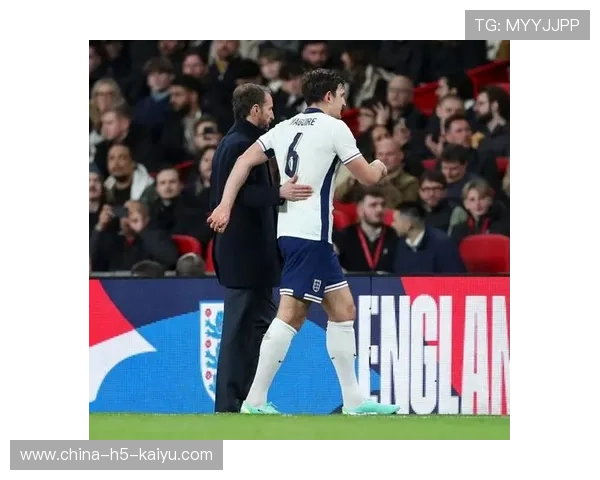 布伦特福德门将高接低挡