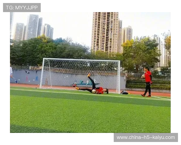 俱乐部加强青训守门员技术训练提升门将竞争力